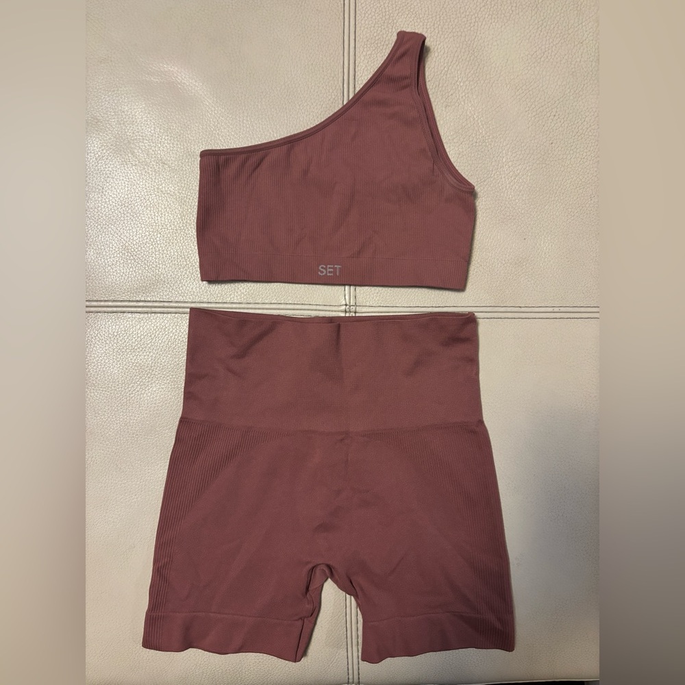 SET active XS Rose set. One shoulder top and shorts. Like new
